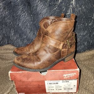 Girls Arizona boots
